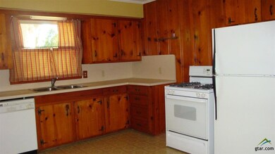 3204 Jan Ave, Tyler, TX 75701 - photo 5