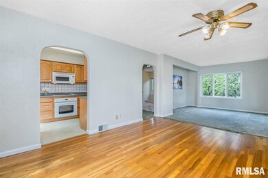 1306 W 38th St, Davenport, IA 52806 - photo 5