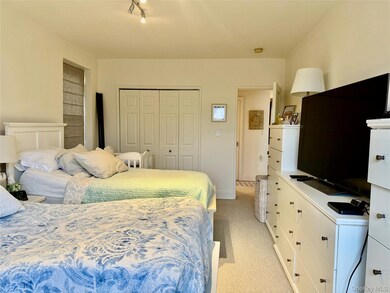 75 S Middle Neck Rd unit 4H, Great Neck, NY 11021 - photo 6