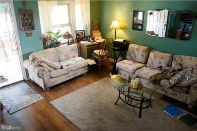 1042 Middlesex Rd, Essex, MD 21221 - photo 2