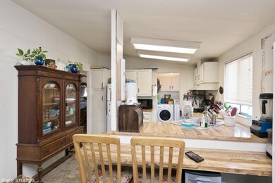 06_74N2650E_5_Kitchen_HiRes