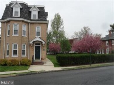 33 E Vine St unit 2, Pottstown, PA 19464 - photo 2