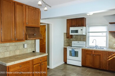 1605 Pattengill Ave, Lansing, MI 48910 - photo 7