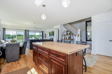 012-Kitchen-2844518-medium