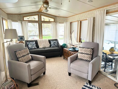 LIVING ROOM BEST