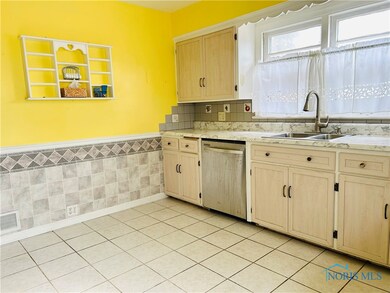 Eat In Kitchen
