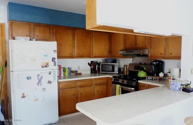 Kitchen With Breakfast Bar