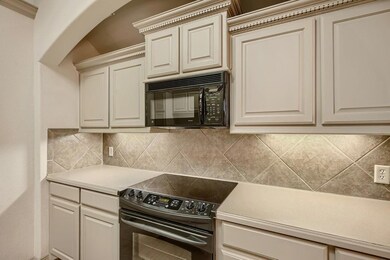 8600 Beetle Nut Ln, North Richland Hills, TX 76180 - photo 6