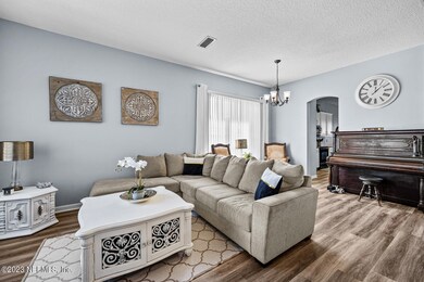 3867 Juliet Leia Cir N_32218-7