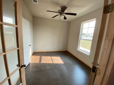 1077 Flagstone Dr, Weatherford, TX 76085 - photo 2