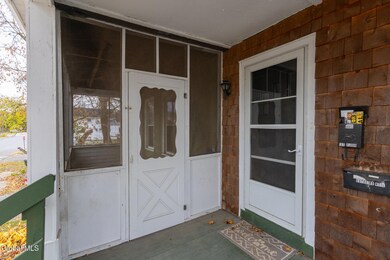 28 Prospect St, Glens Falls, NY 12801 - photo 4