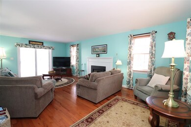 4 Harvest Ln unit U17, Nashua, NH 03063 - photo 4