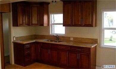 New Maple Cabinets in Kitchen w/Granite Counters, 