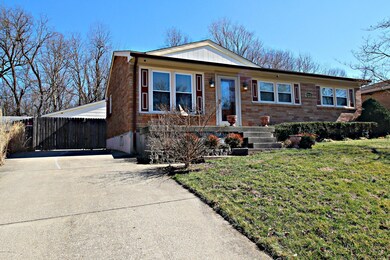 9211 Lantana Dr, Louisville, KY 40229 - photo 2