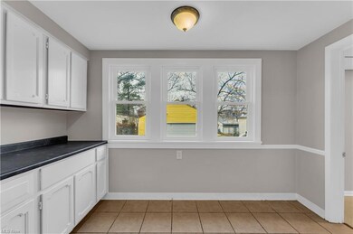 5220 Thomas St, Maple Heights, OH 44137 - photo 7