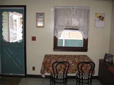 64 Hartsuff St, Rockland, MA 02370 - photo 3