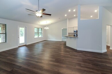 1920C_Family Room Dining Area