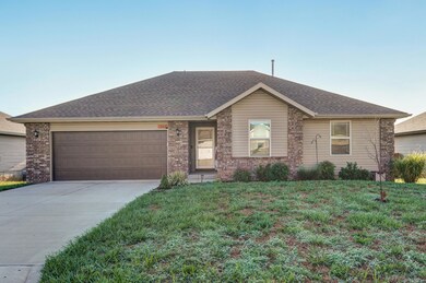 1360 S Marseilles Ave-24