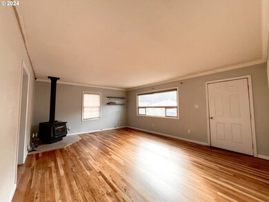 246 N Humbolt St, Canyon City, OR 97820 - photo 5