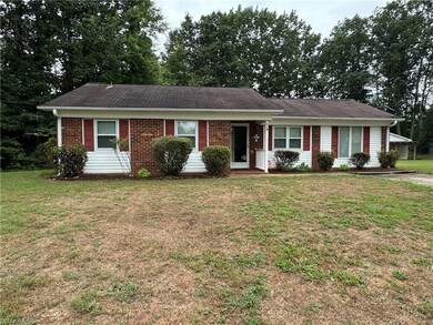 218 Ravenwood Ct, King, NC 27021 - photo 4