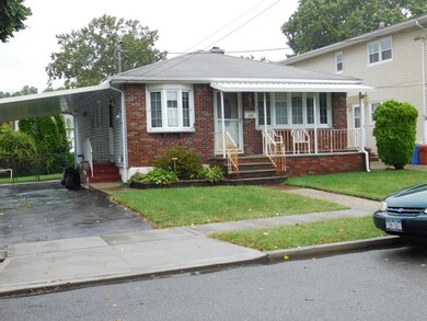 208 Fairbanks Ave, Staten Island, NY 10306 - photo 2
