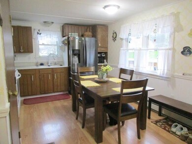 Eat-in kitchen