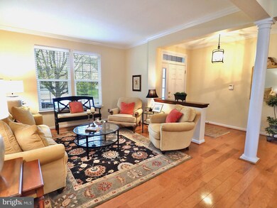 3712 Russett Maple Ct, Dumfries, VA 22025 - photo 4