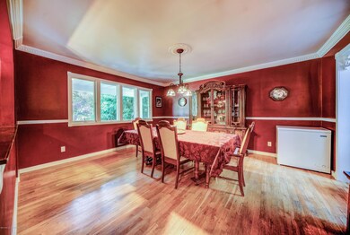 005_Dining Room