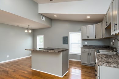 2227 E Fairview Ave, Johnson City, TN 37601 - photo 7