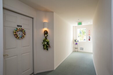 7207 210th St SW unit 103, Edmonds, WA 98026 - photo 2