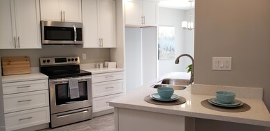 10631 W Wheatridge Dr, Sun City, AZ 85373 - photo 7