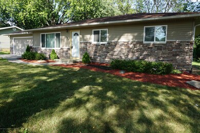 539 S Canal Rd, Lansing, MI 48917 - photo 2