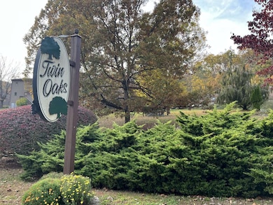 2 Twin Oaks, New Milford, CT 06776 - photo 3