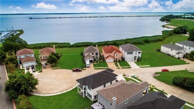 Showcasing the beautiful views of Lake Ray Hubbard