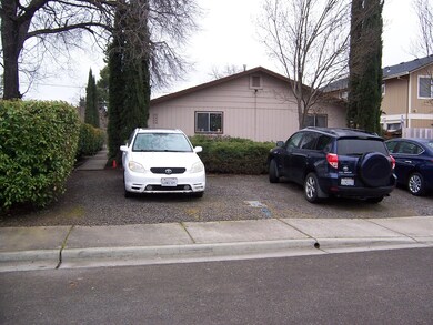 230 Cherry St, Central Point, OR 97502 - photo 3