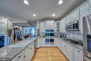 3074 Mckinnon Way, Oakton, VA 22124 - photo 6