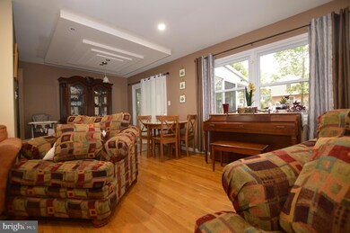 8411 Magnolia Dr, Lanham, MD 20706 - photo 7