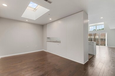 1800 Dewes St unit 312, Glenview, IL 60025 - photo 3