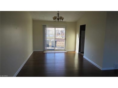 1074 Kevin Dr, Akron, OH 44313 - photo 5