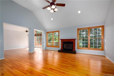 240 Baton Ln, Hendersonville, NC 28792 - photo 2