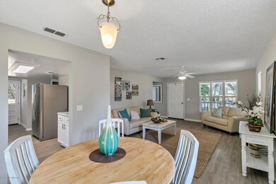 Dining to Family room2