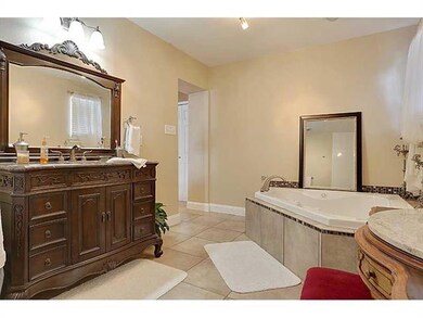 Master Bath/Spa.