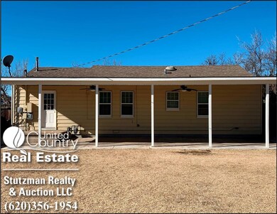 146 S Jefferson St, Hugoton, KS 67951 - photo 3