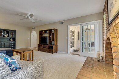 1905 E Vaughn family room