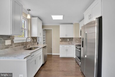 2506 Buckelew Dr, Falls Church, VA 22046 - photo 7