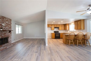 14251 Glenview Ct, Victorville, CA 92395 - photo 5