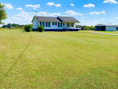 261 Whitaker Rd, Shelbyville, TN 37160 - photo 2