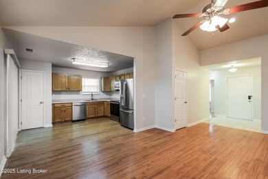 534 Matterhorn Dr, Shelbyville, KY 40065 - photo 5