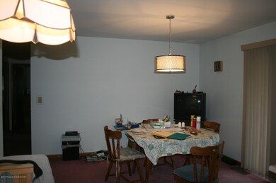 713 E Swinick Dr, Dunmore, PA 18512 - photo 4