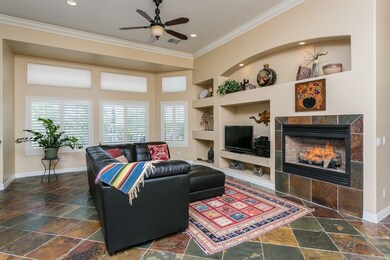 004_Living Room